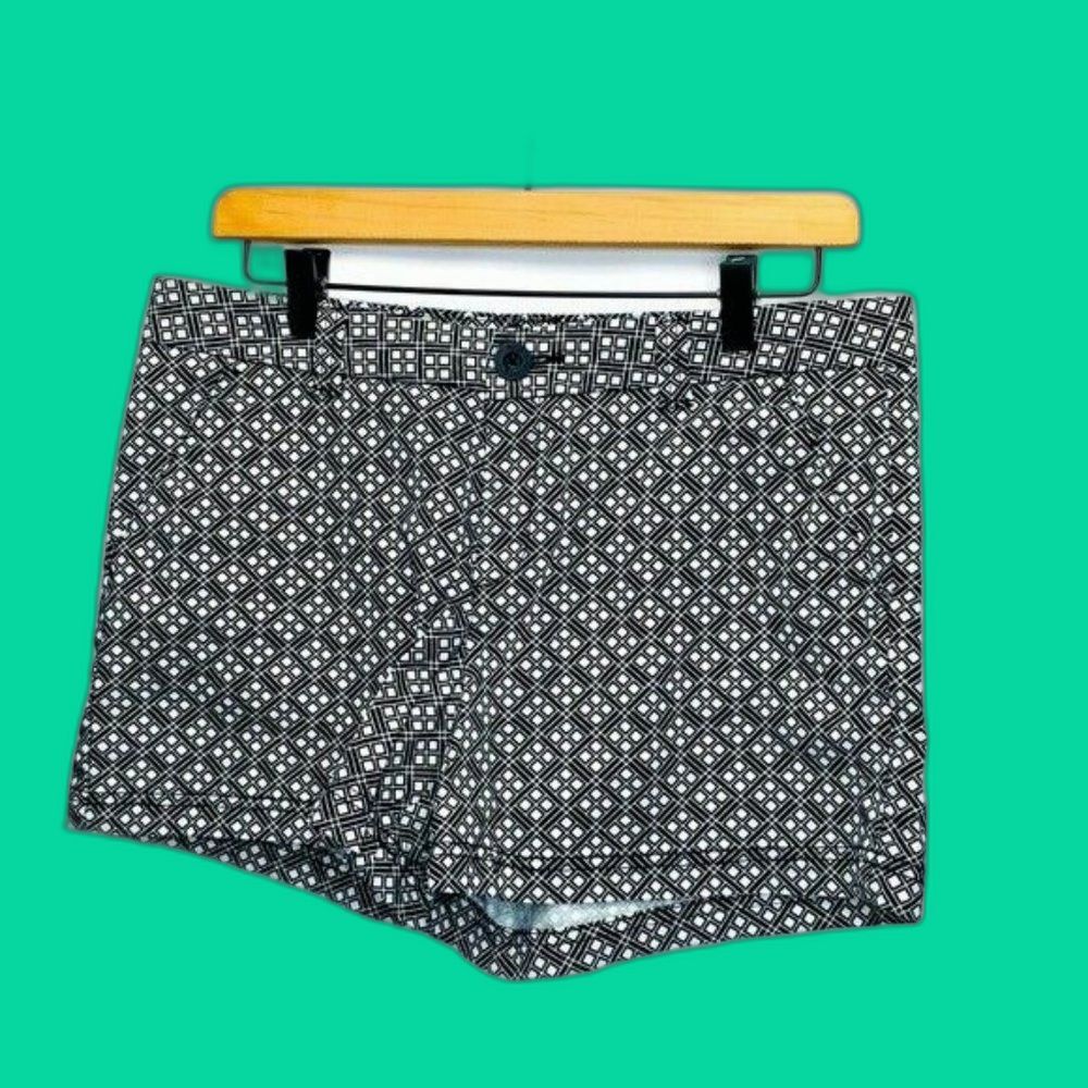 BCG Women's Dressy Shorts Size 8 Black White Geometric Print Casual Thigh Length